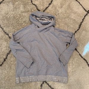LULU LEMON silk grey medium sweatshirt